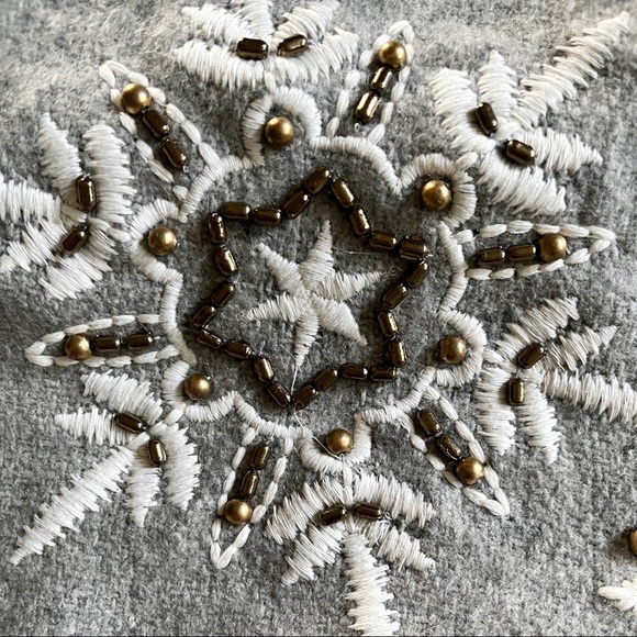RARE Balsam & Fir Trading Co Grey Wool w/Beaded Embroidered Snowflakes Runner - Picture 6 of 9